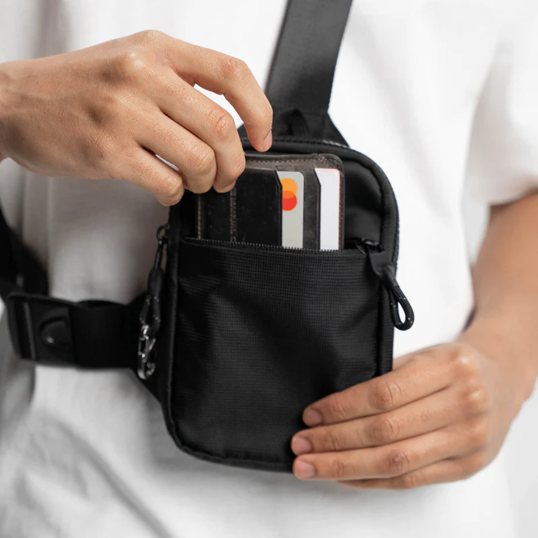 Sling Bag vs Backpack for Travel: Differences, Wearing Tips, Pros & Cons