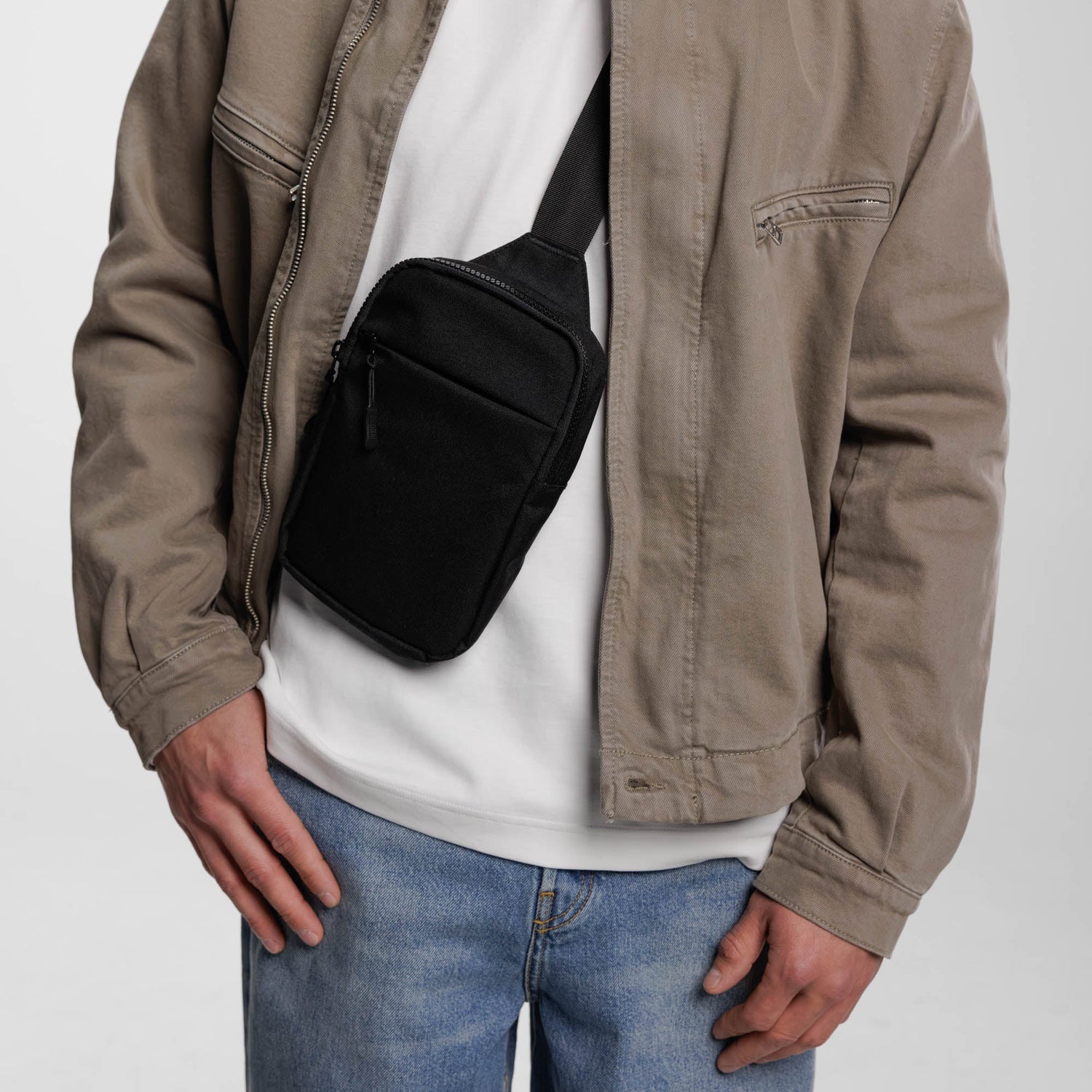 Patagonia vs Cotopaxi Sling Bags: Price & Differences Compared Patagonia vs Cotopaxi Sling Bags: Price & Differences Compared